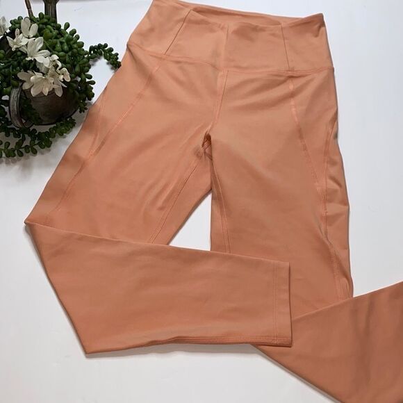 Girlfriend Collective Compression HighRise Legging‎ - Picture 3 of 10